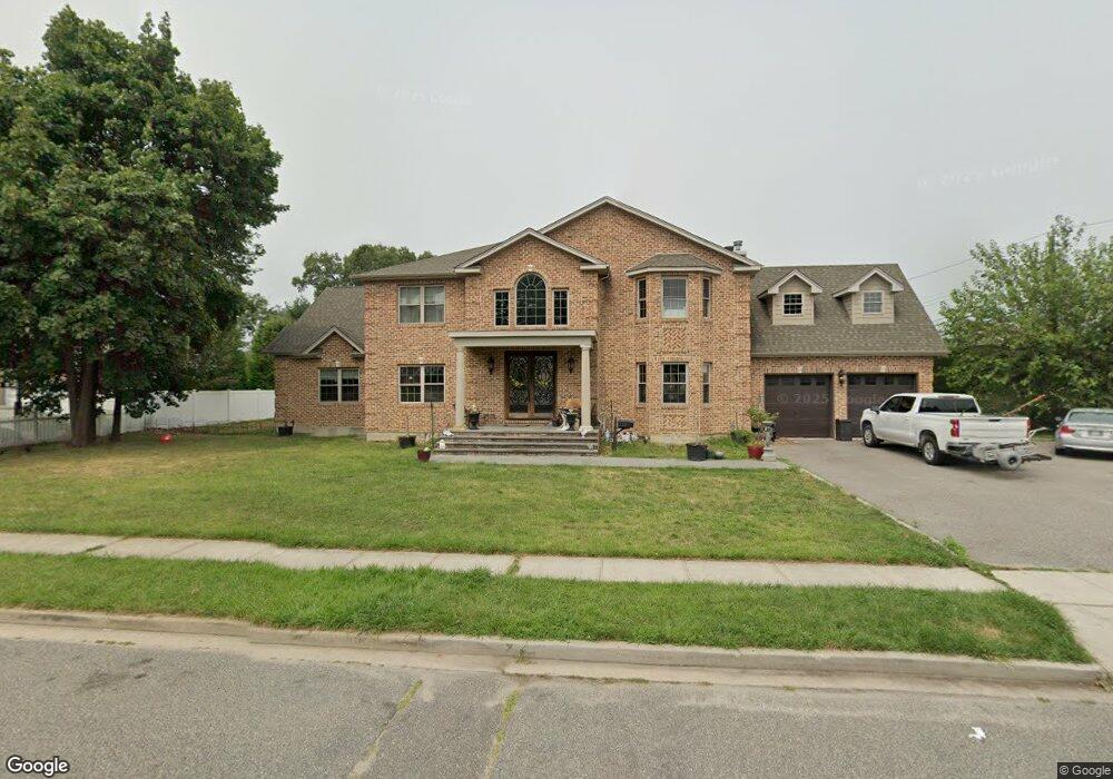 113 Spruce Ave, Bethpage, NY 11714 - photo 1