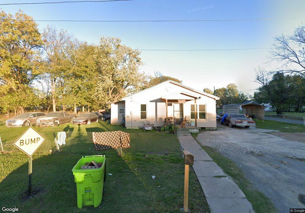 604 N Wood St, Stuttgart, AR 72160 - photo 1