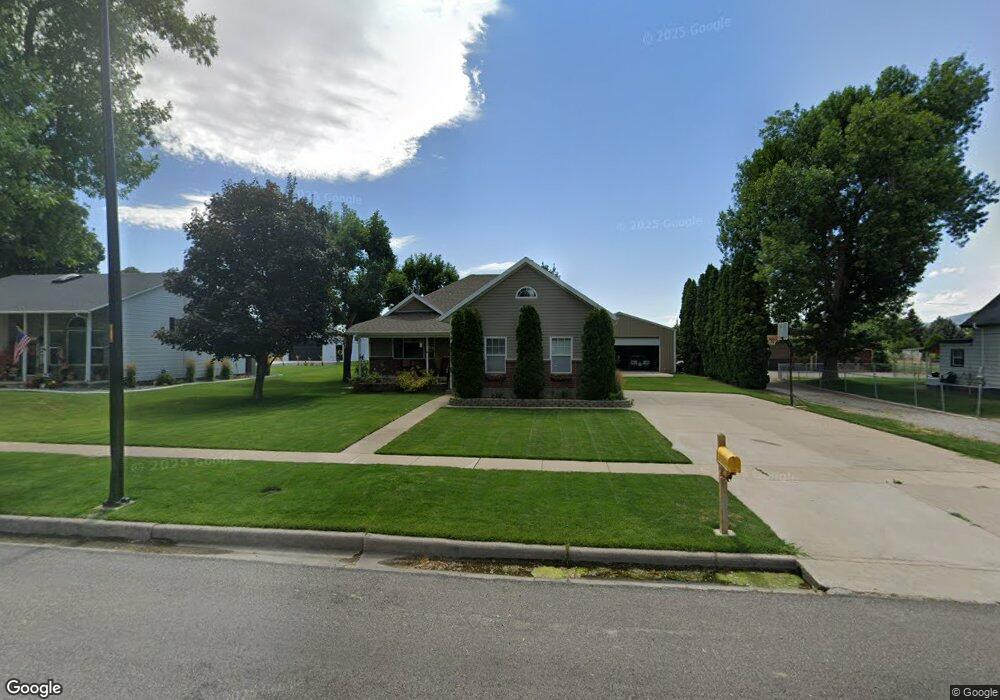 562 E Main St, Hyrum, UT 84319 - photo 1