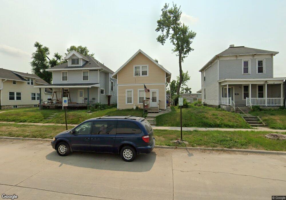 1106 1st St SW, Cedar Rapids, IA 52404 - photo 1