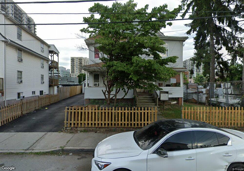 16 Harbor St, Stamford, CT 06902 - photo 1