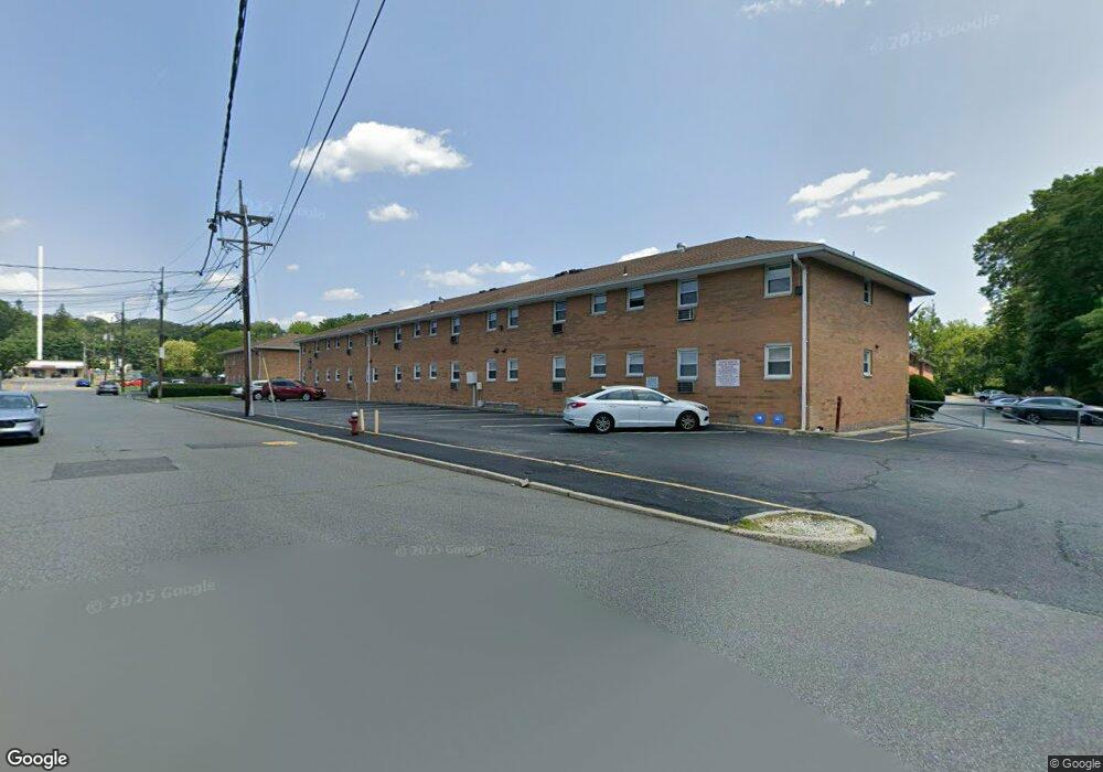 15 15 Cottage 19 2b unit 2B, Midland Park Boro, NJ 07432 - photo 1