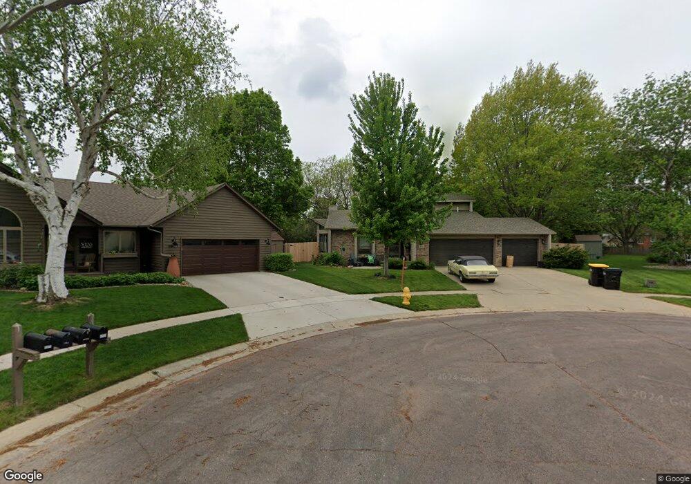 4900 E Avondale Cir, Sioux Falls, SD 57110 - photo 1