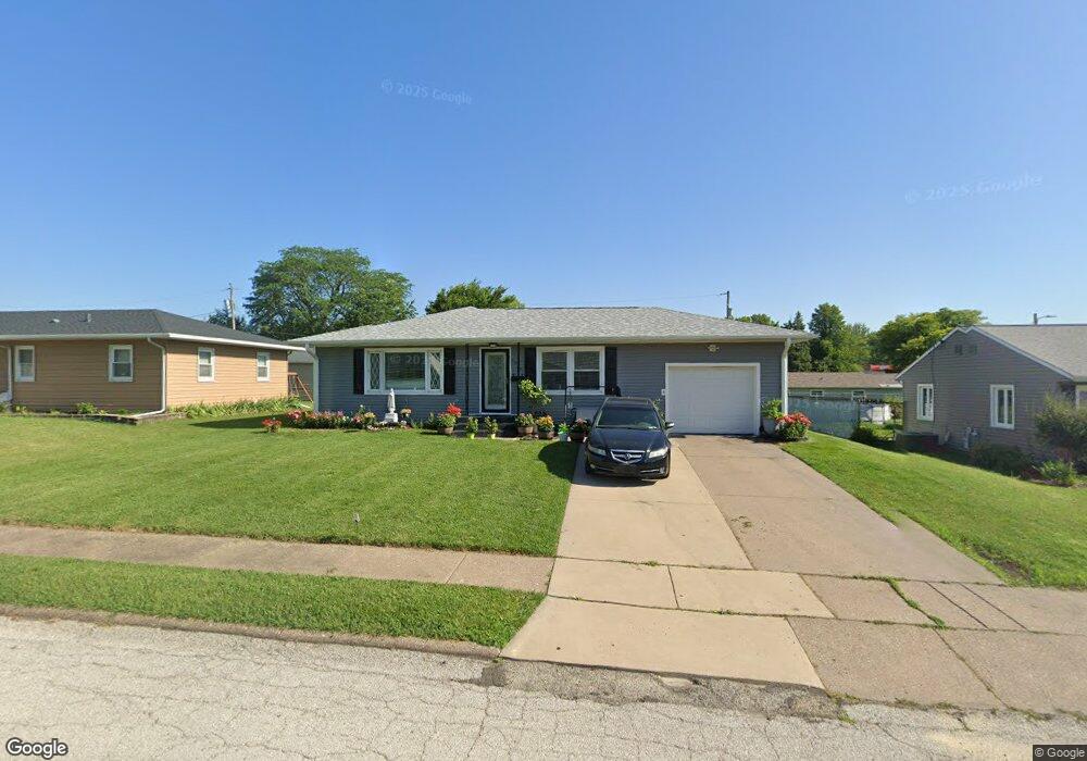 1826 W 38th Place, Davenport, IA 52806 - photo 1