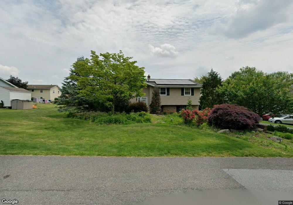 1142 Arbor Ln, Slatington, PA 18080 - photo 1