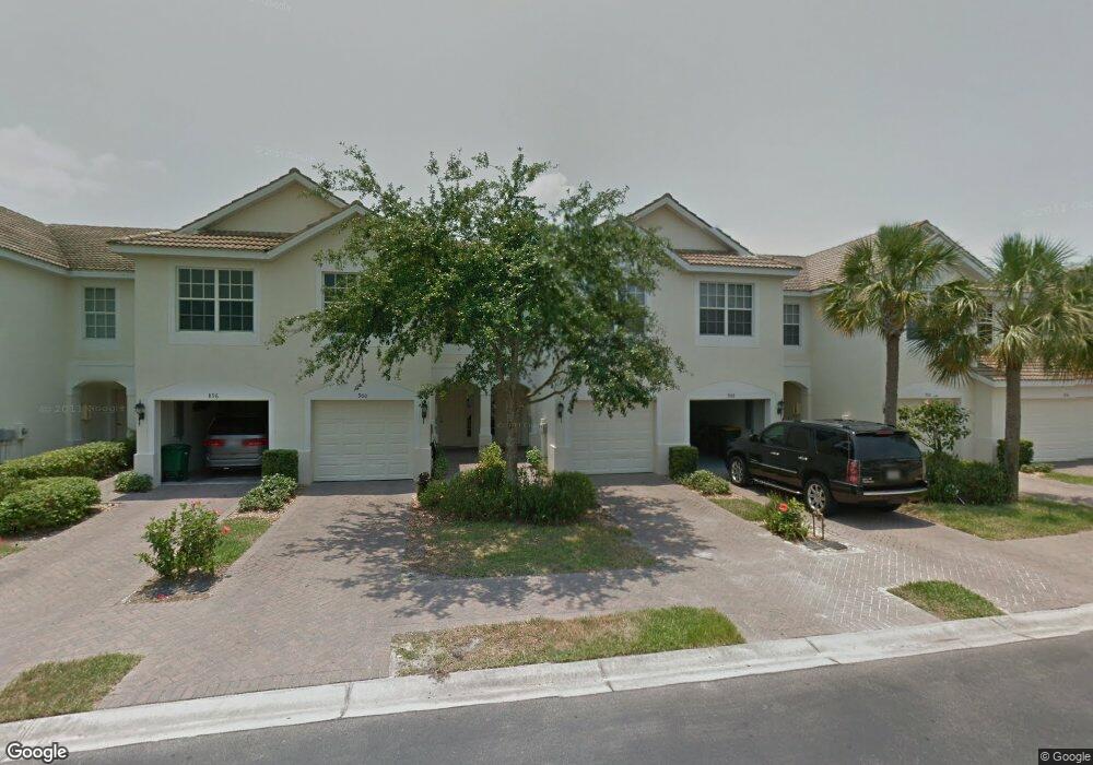 900 Hampton Cir, Naples, FL 34105 - photo 1