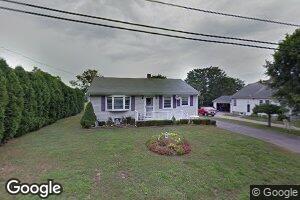 214 Peckham Ave, Middletown, RI 02842