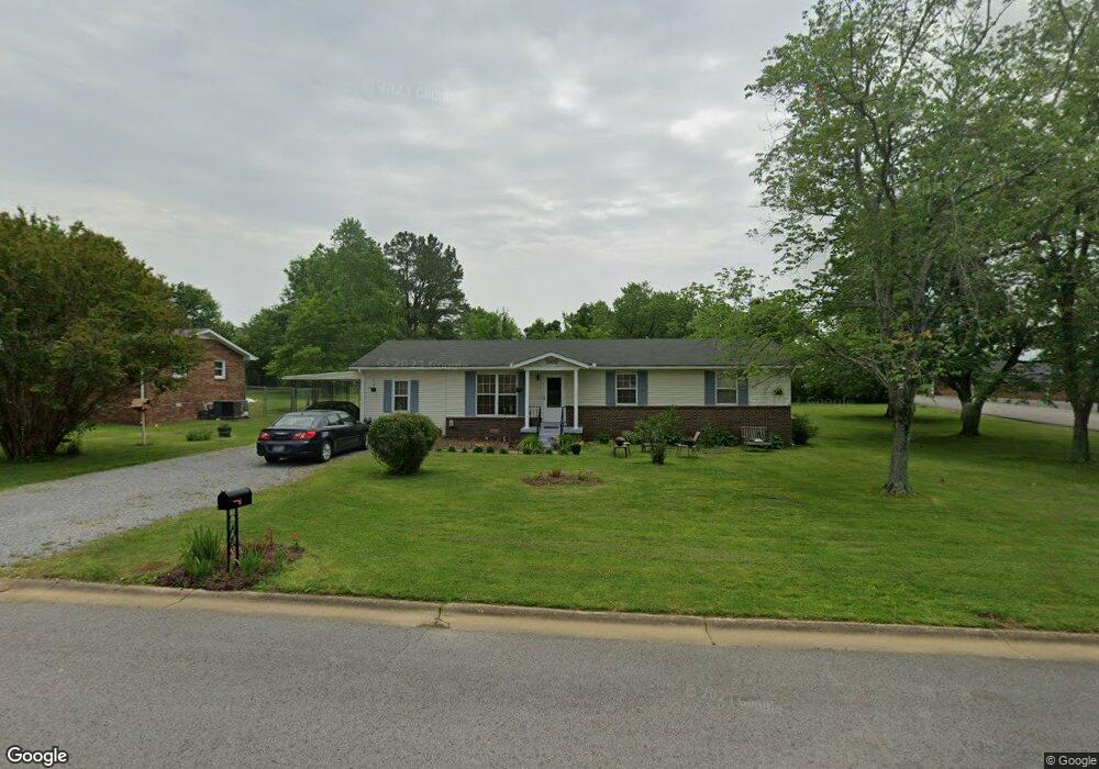 1300 Robinwood Dr, Shelbyville, TN 37160 - photo 1