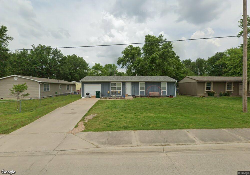 2717 Southern Ave, Parsons, KS 67357 - photo 1