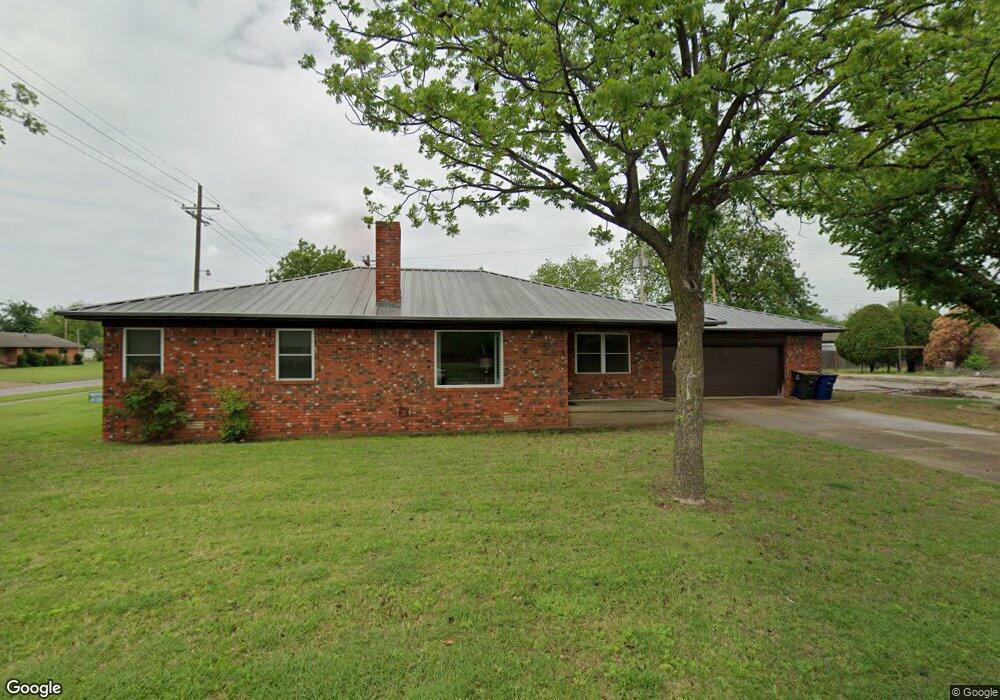401 Lester Blvd, Duncan, OK 73533 - photo 1