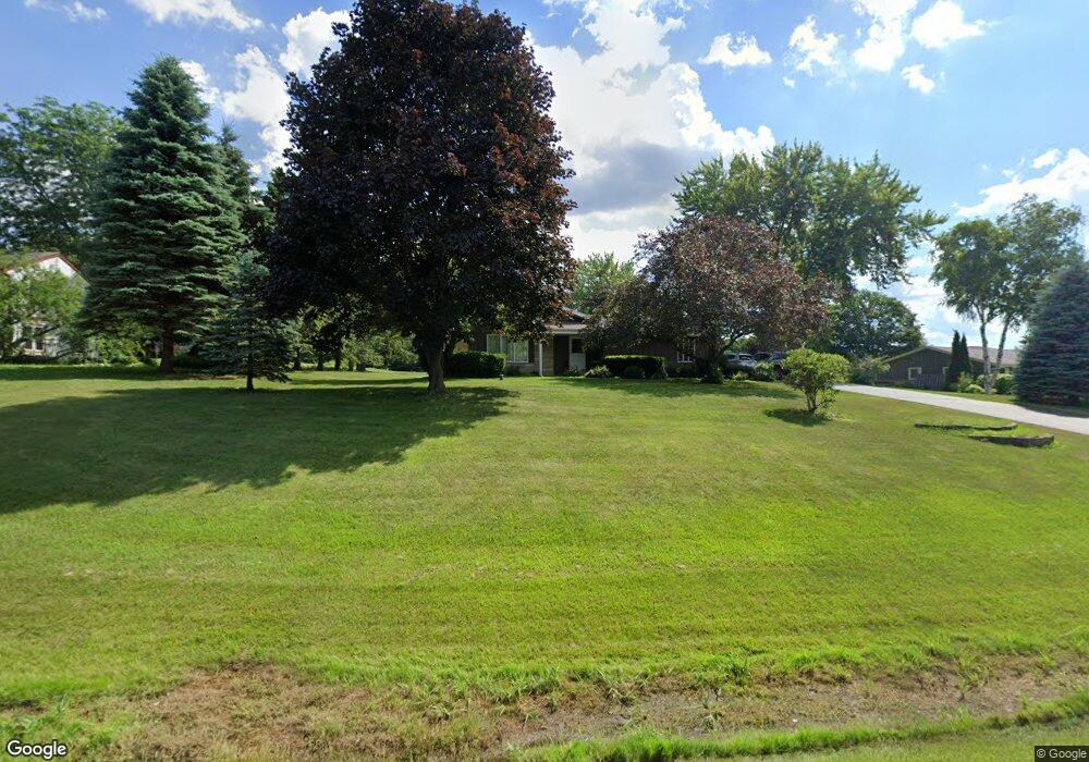 N58W26439 Mountain Shadows Dr, Sussex, WI 53089 - photo 1