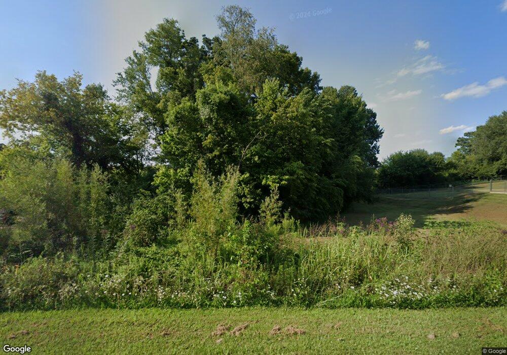 120 Cherokee Ave, Bloomfield, KY 40008 - photo 1