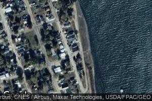916 River St, Sabula, IA 52070