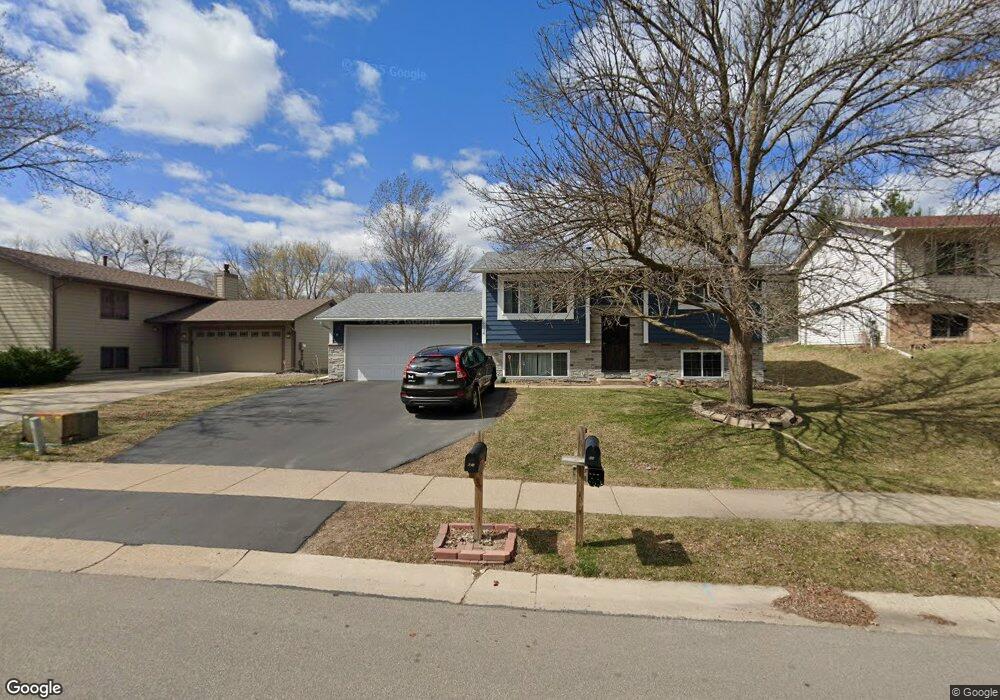 6314 Whispering Oaks Dr, Eden Prairie, MN 55346 - photo 1