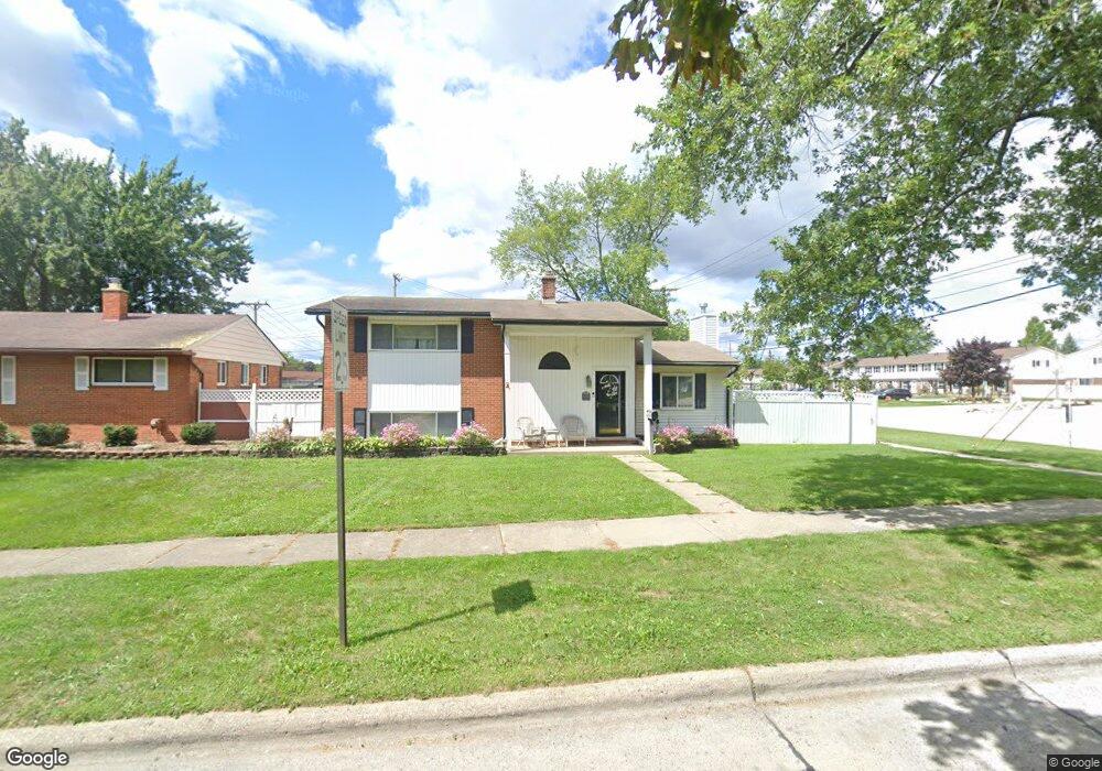 30855 J Carls St unit Bldg-Unit, Roseville, MI 48066 - photo 1