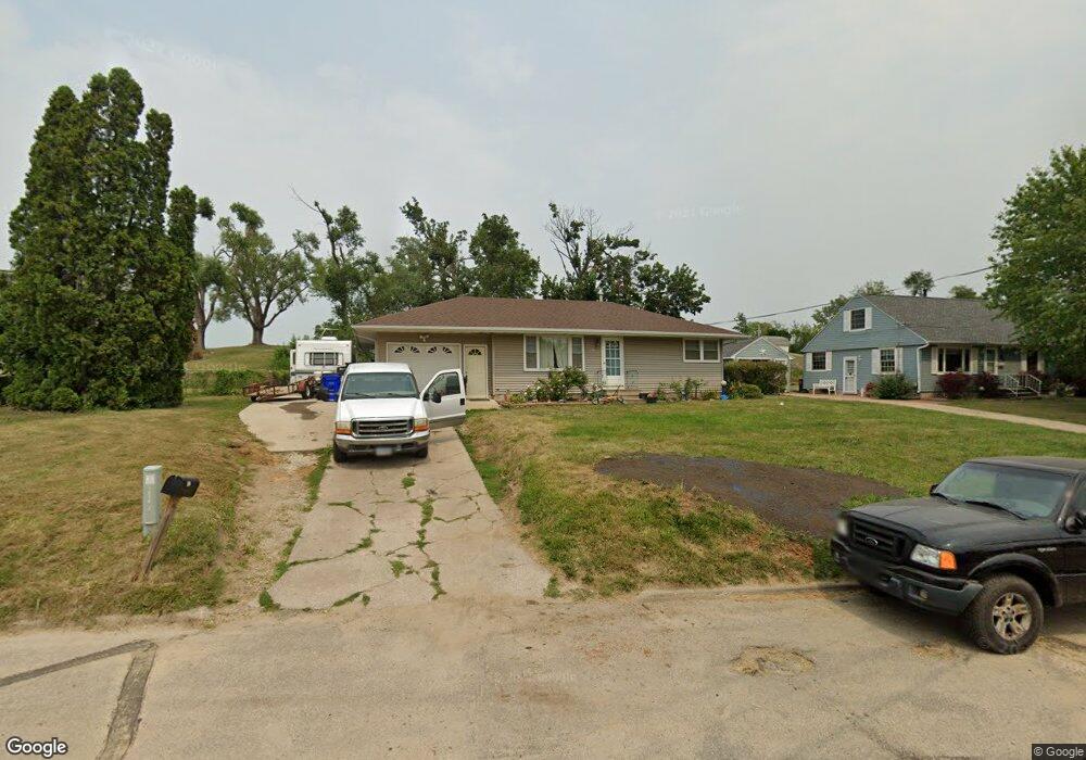 150 Outlook Dr SW, Cedar Rapids, IA 52404 - photo 1