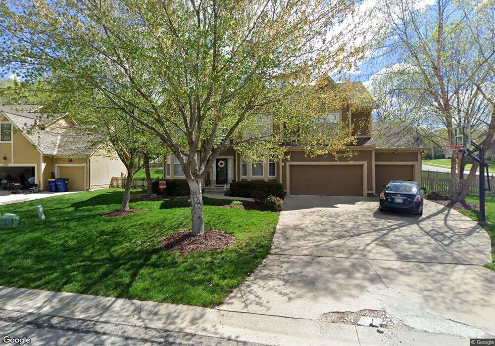 5437 Alden St, Shawnee, KS 66216 - photo 1