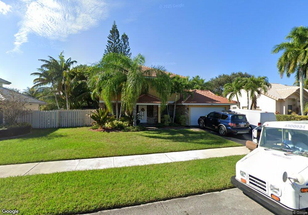 801 Greenbrier Ave, Davie, FL 33325 - photo 1