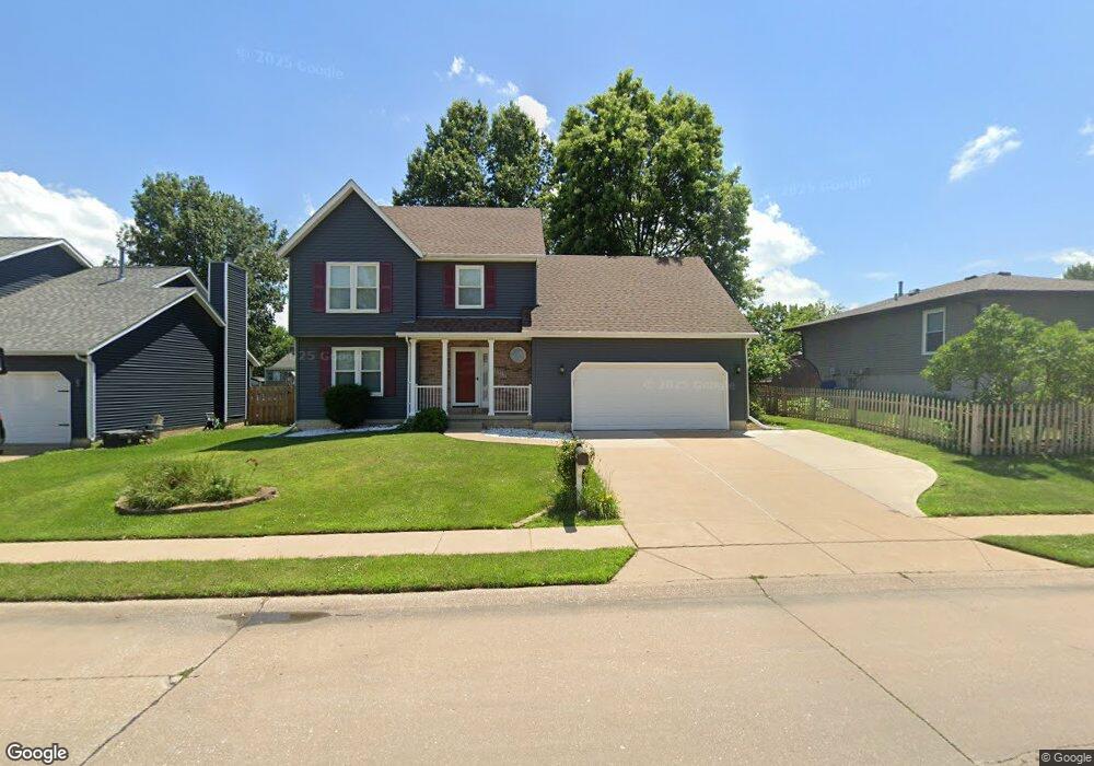 2517 W 61st St, Davenport, IA 52806 - photo 1