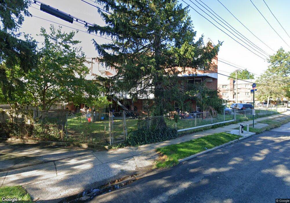 92-09 242nd St unit 1st Fl, Bellerose, NY 11426 - photo 1