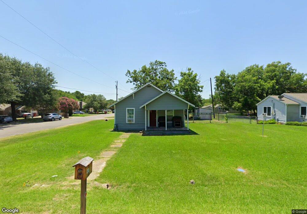 401 W Denison Ave, Bonham, TX 75418 - photo 1