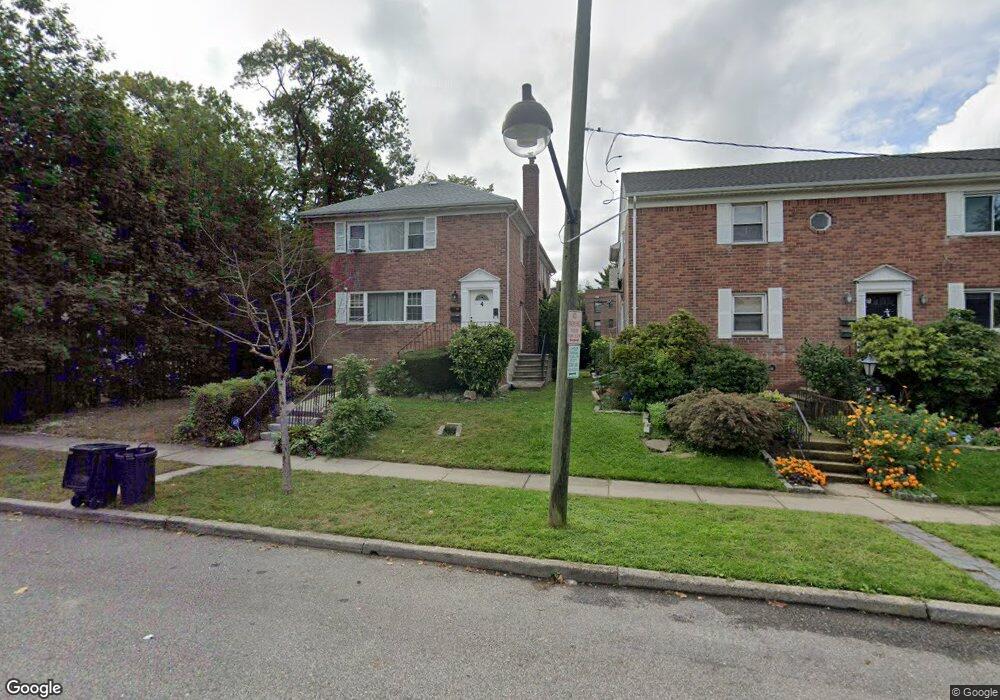 4 Overlook Ave unit 1, Great Neck, NY 11021 - photo 1