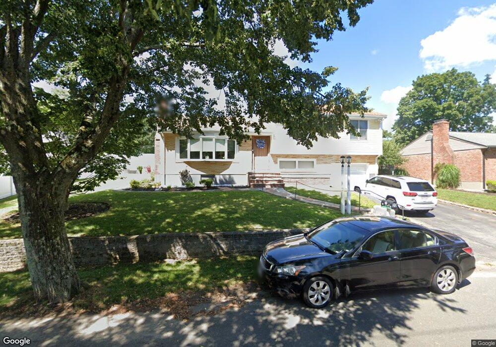 20 Arnold Rd, Stoneham, MA 02180 - photo 1