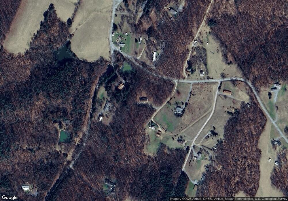 72 Hattie Ln, Berkeley Springs, WV 25411 - photo 1