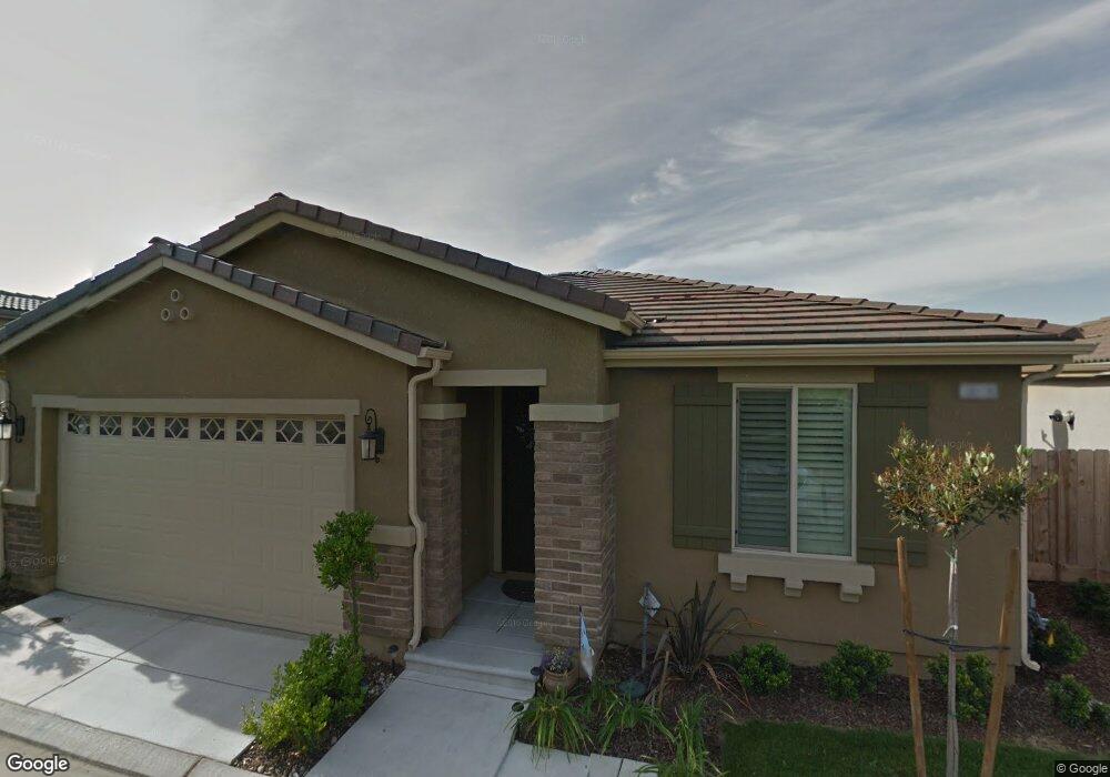 3018 Mount Rainier Ln, Clovis, CA 93619 - photo 1