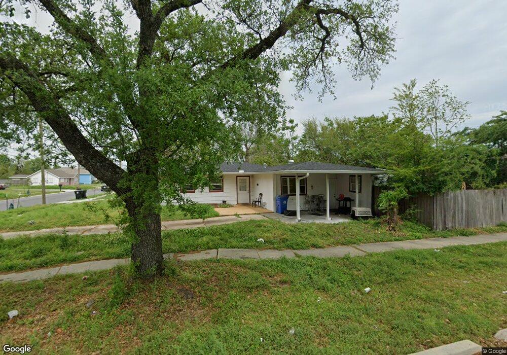 4901 Kendall Dr, New Orleans, LA 70126 - photo 1