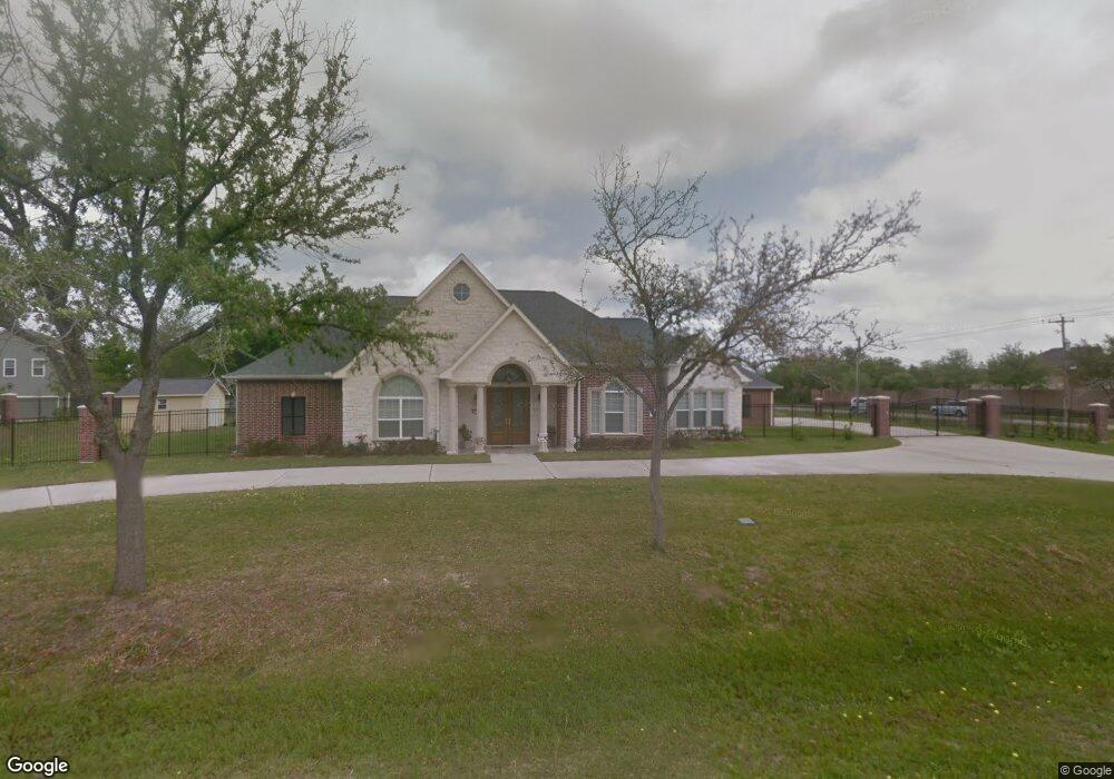 5101 Colonial Dr, Pearland, TX 77584 - photo 1