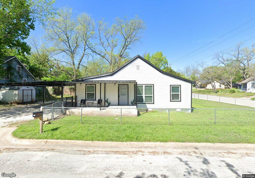 319 N Alamo St, Weatherford, TX 76086 - photo 1