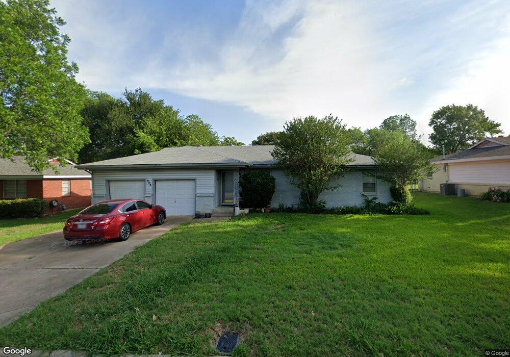 353 Patricia Ln, Bedford, TX 76022 - photo 1