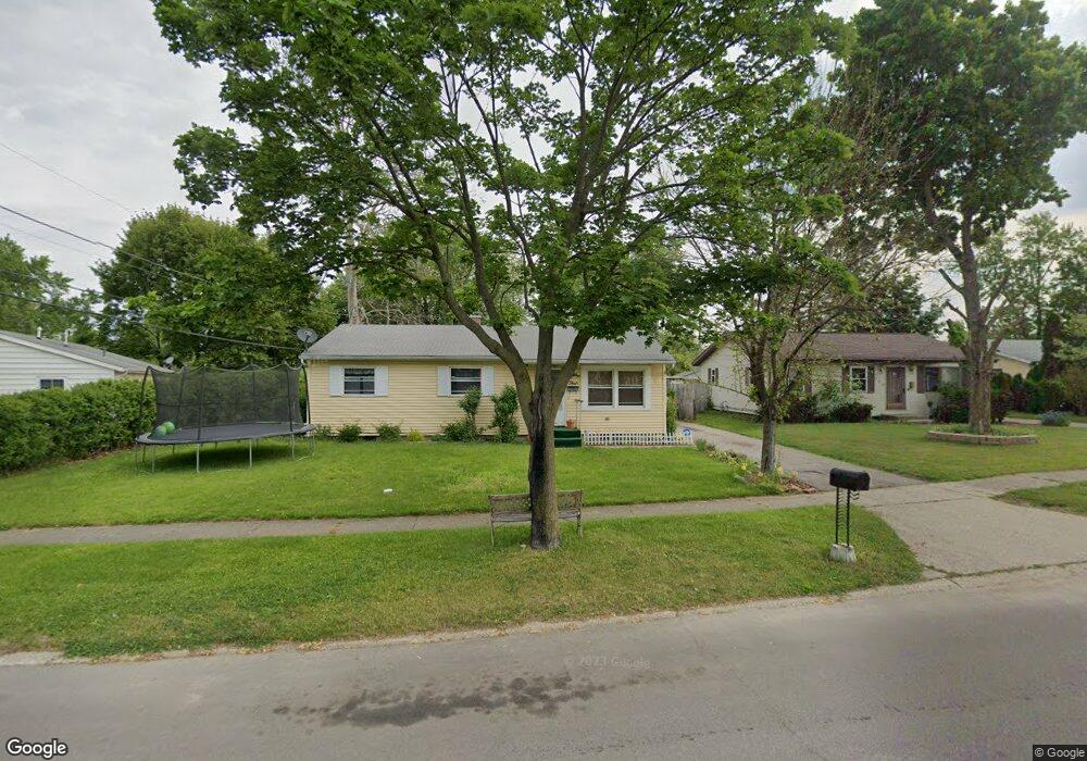 884 Hiawatha Dr, Elkhart, IN 46517 - photo 1