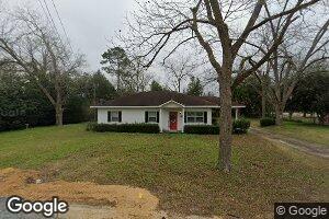 105 W Charlton St, Glennville, GA 30427