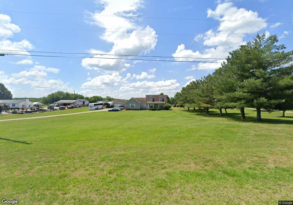 1585 Powell Ln, Lewisburg, TN 37091 - photo 1