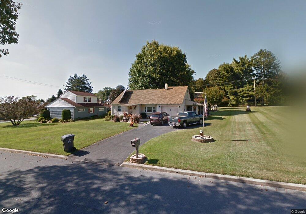 140 W 39th St, Reading, PA 19606 - photo 1