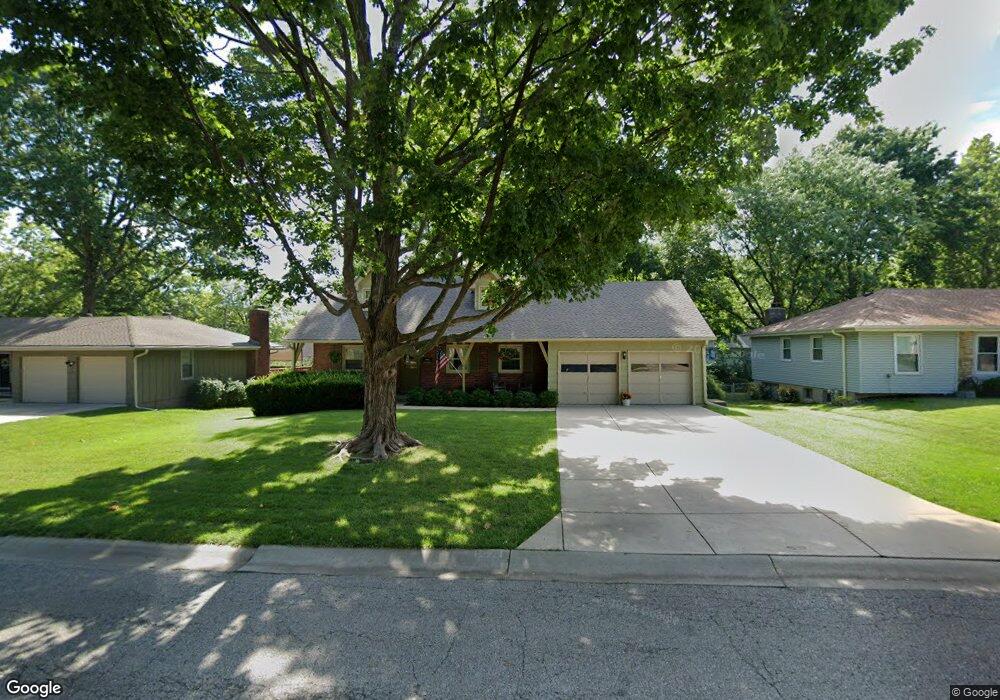 5004 Cody St, Shawnee, KS 66203 - photo 1