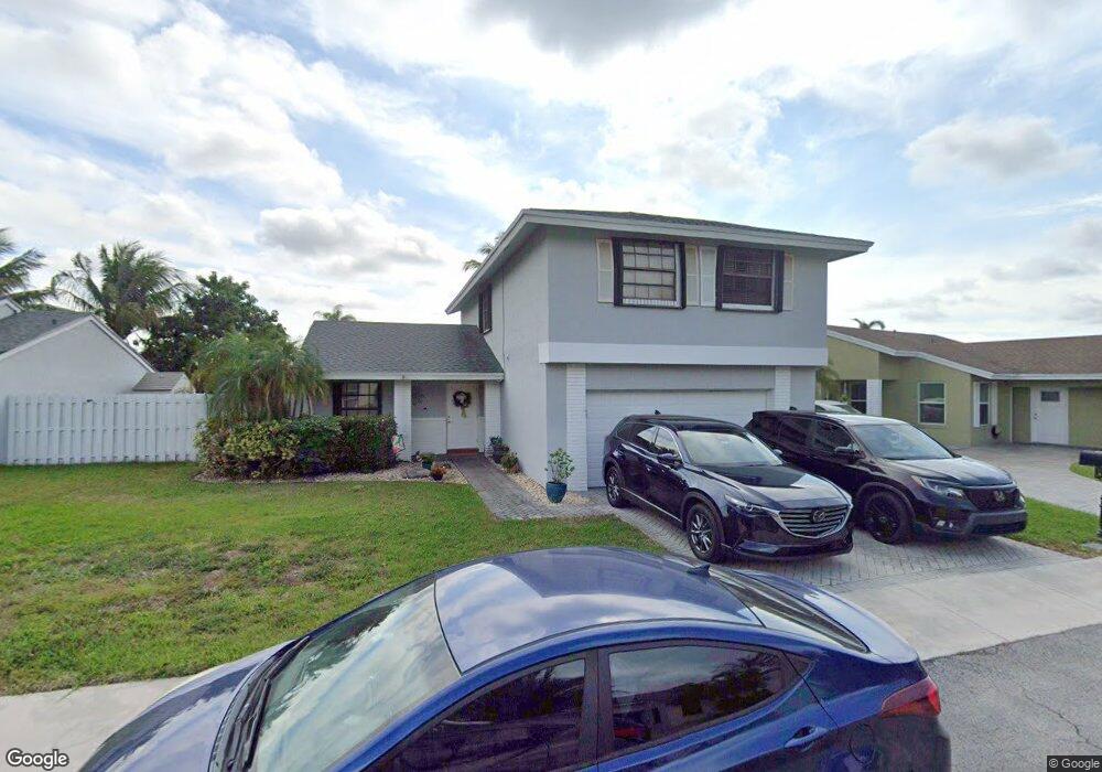 610 Mulberry Ln, Davie, FL 33325 - photo 1