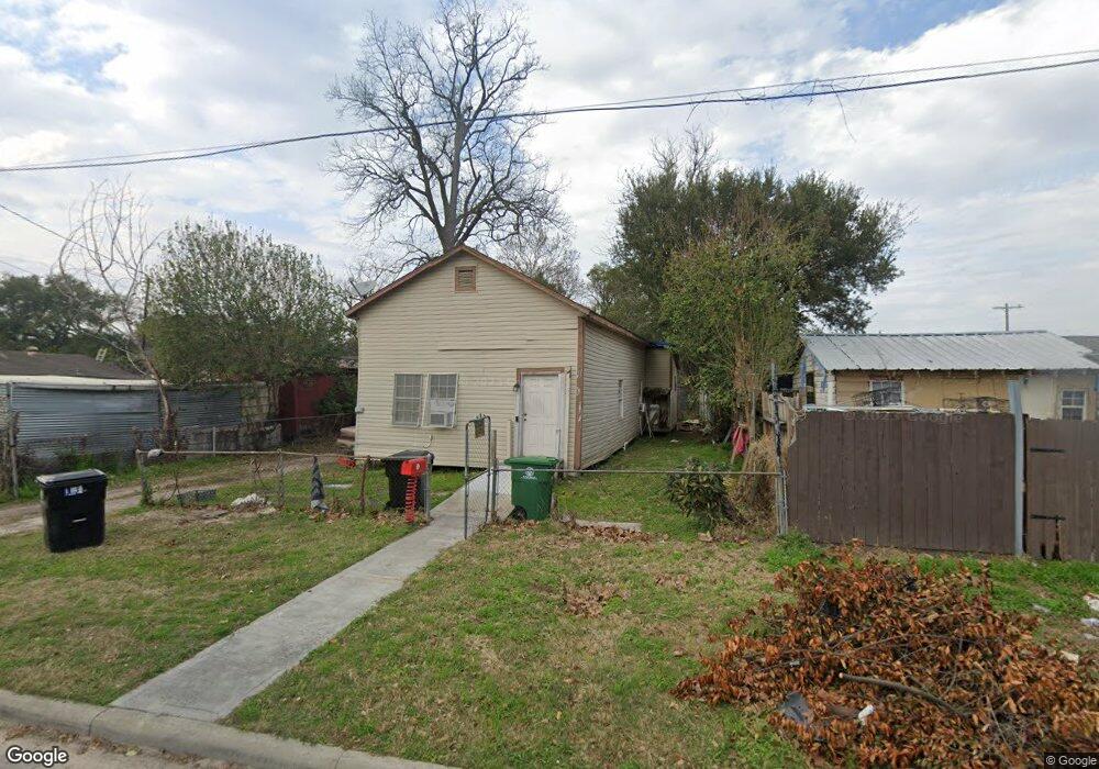 1405 Evelyn St, Houston, TX 77009 - photo 1