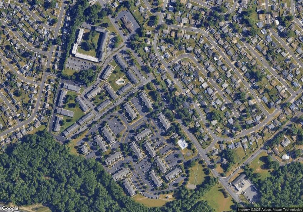 270 Juanita Ct unit 1501, Levittown, PA 19057 - photo 1