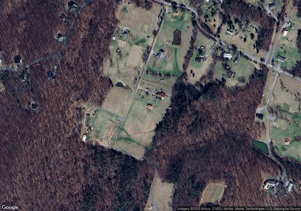 520 Sawmill Rd, Hedgesville, WV 25427 - photo 1