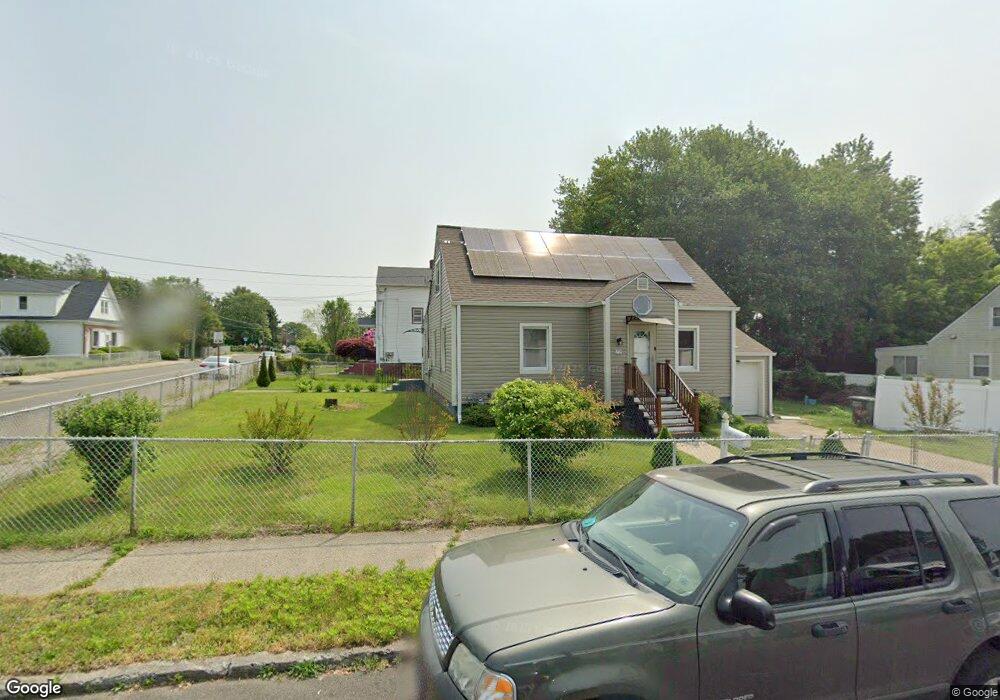 241 Soundview Ave, Bridgeport, CT 06606 - photo 1