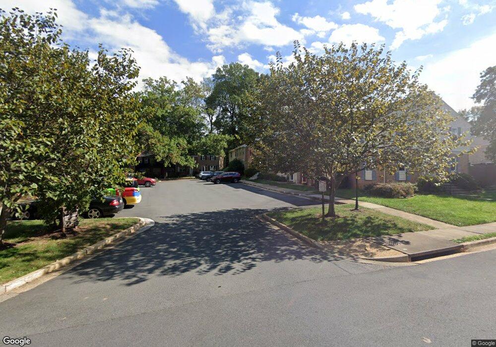 9619 Lindenbrook St, Fairfax, VA 22031 - photo 1