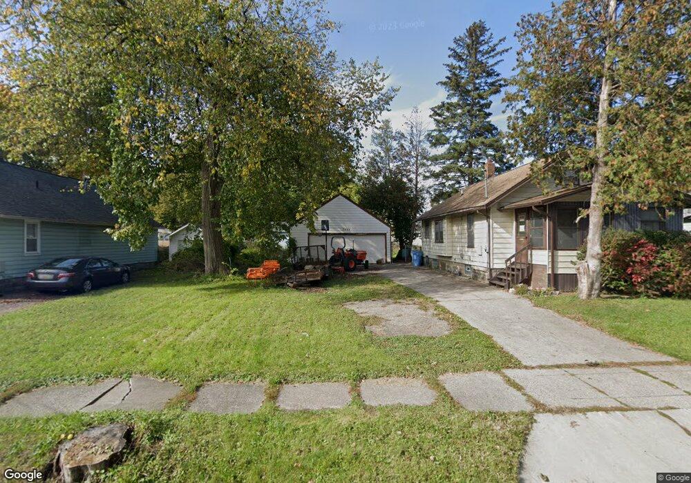 2404 Stirling Ave, Lansing, MI 48910 - photo 1