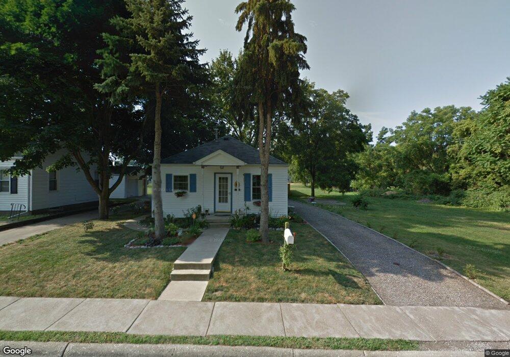 1923 W Pleasant St, Davenport, IA 52804 - photo 1