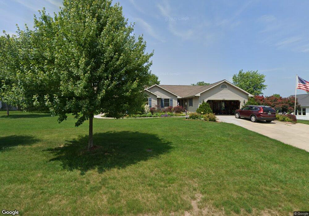 305 E Indiana St, Three Oaks, MI 49128 - photo 1