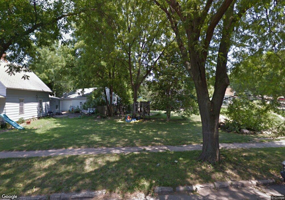 1060 10th St SE, Cedar Rapids, IA 52401 - photo 1