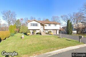 18 Oakwood Dr, Wilkes Barre, PA 18702