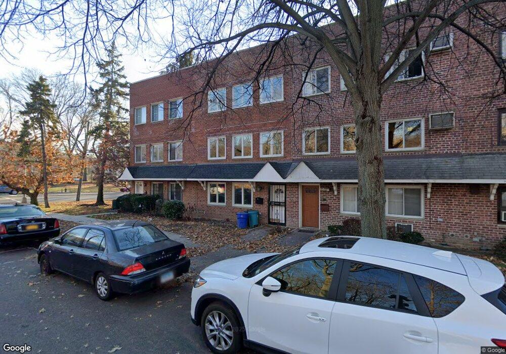 7576 199th St unit 3rd Fl, Fresh Meadows, NY 11366 - photo 1